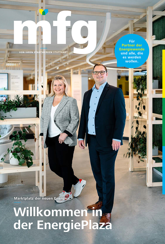 Titelseite des Kundenmagazins mfg mit zwei Personen in der EnergiePlaza in Stuttgart.